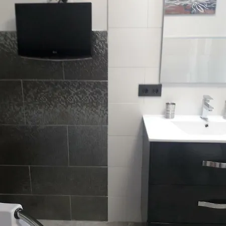 Con Jacuzzi Vistas A La Piscina Apartment